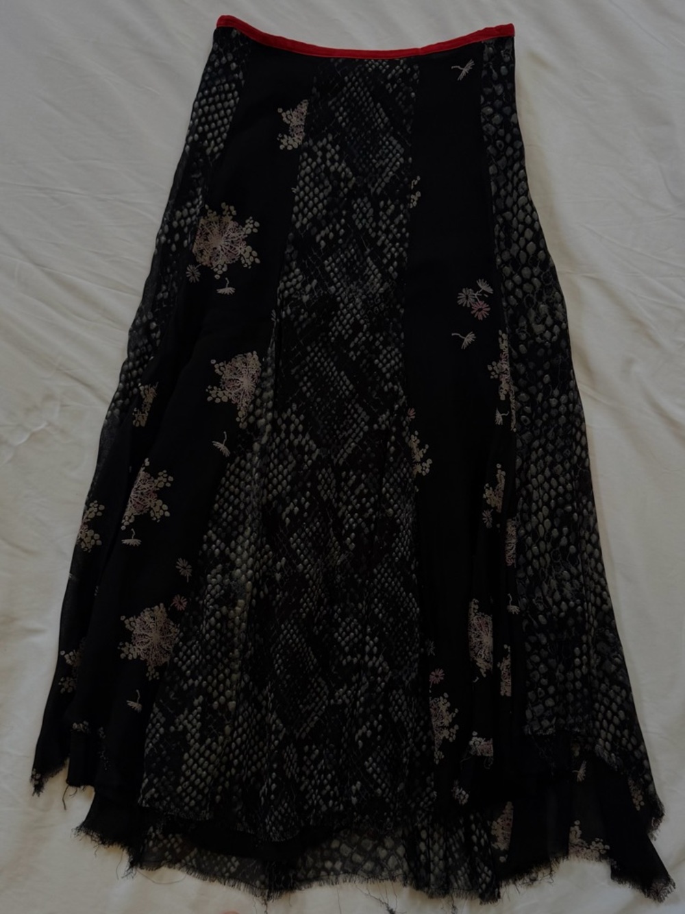 Free People black chiffon snakeskin floral print asymmetrical skirt Sz 2 - Picture 9 of 9